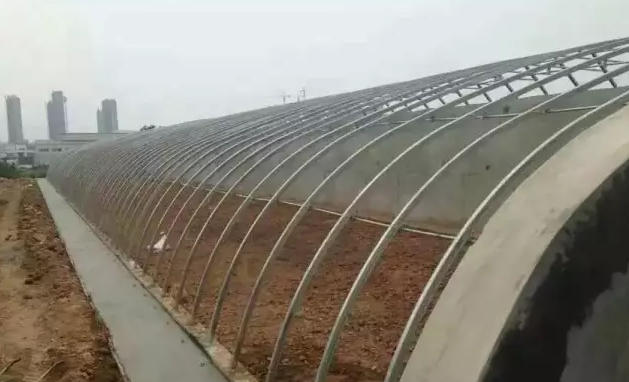 温室大棚（日光温室）卷被机的种类及安装方式？